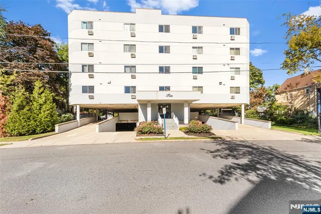 $330,000 | 10 Orchard Street, Unit 3E, Hackensack, NJ 07601