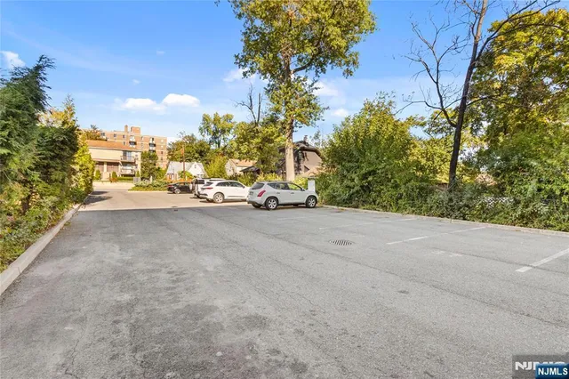 $330,000 | 10 Orchard Street, Unit 3E, Hackensack, NJ 07601