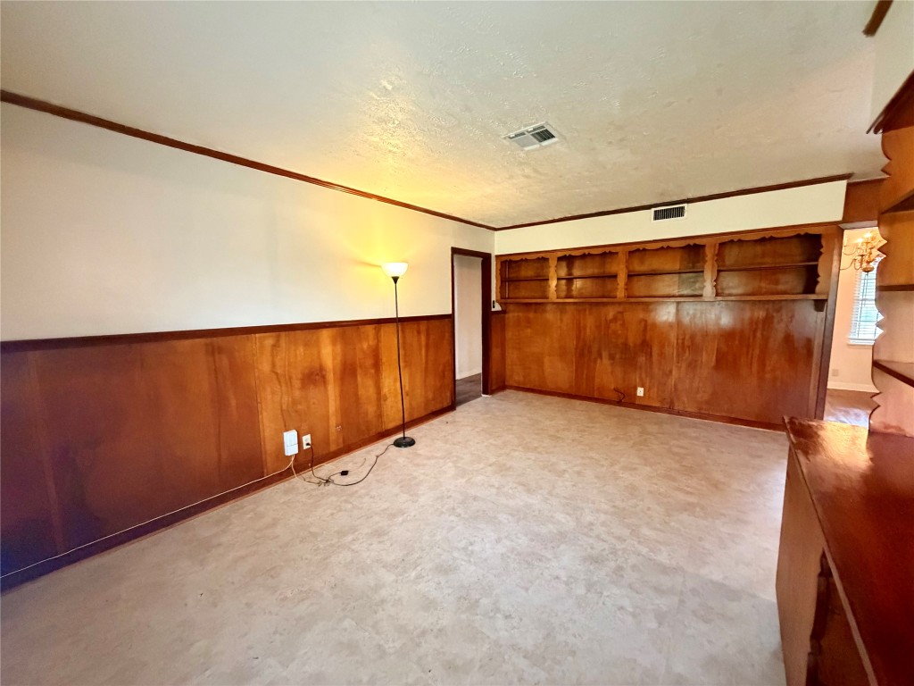 6211 Schevers Street Houston, TX 77087 - Photo 19 of 28 a view of an empty room