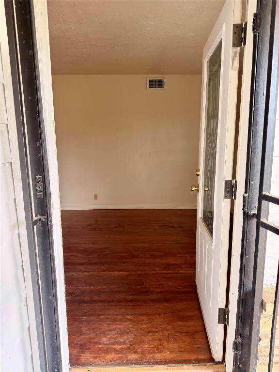 6211 Schevers Street Houston, TX 77087 - Photo 4 of 28 a view of walk in closet