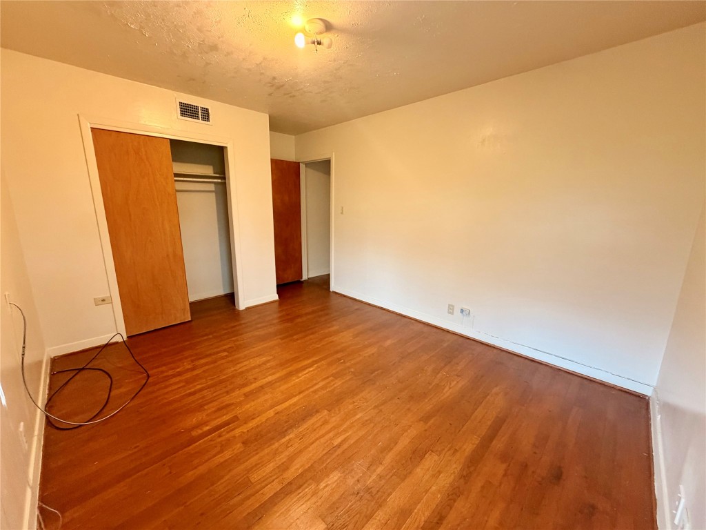 6211 Schevers Street Houston, TX 77087 - Photo 9 of 28 a view of an empty room