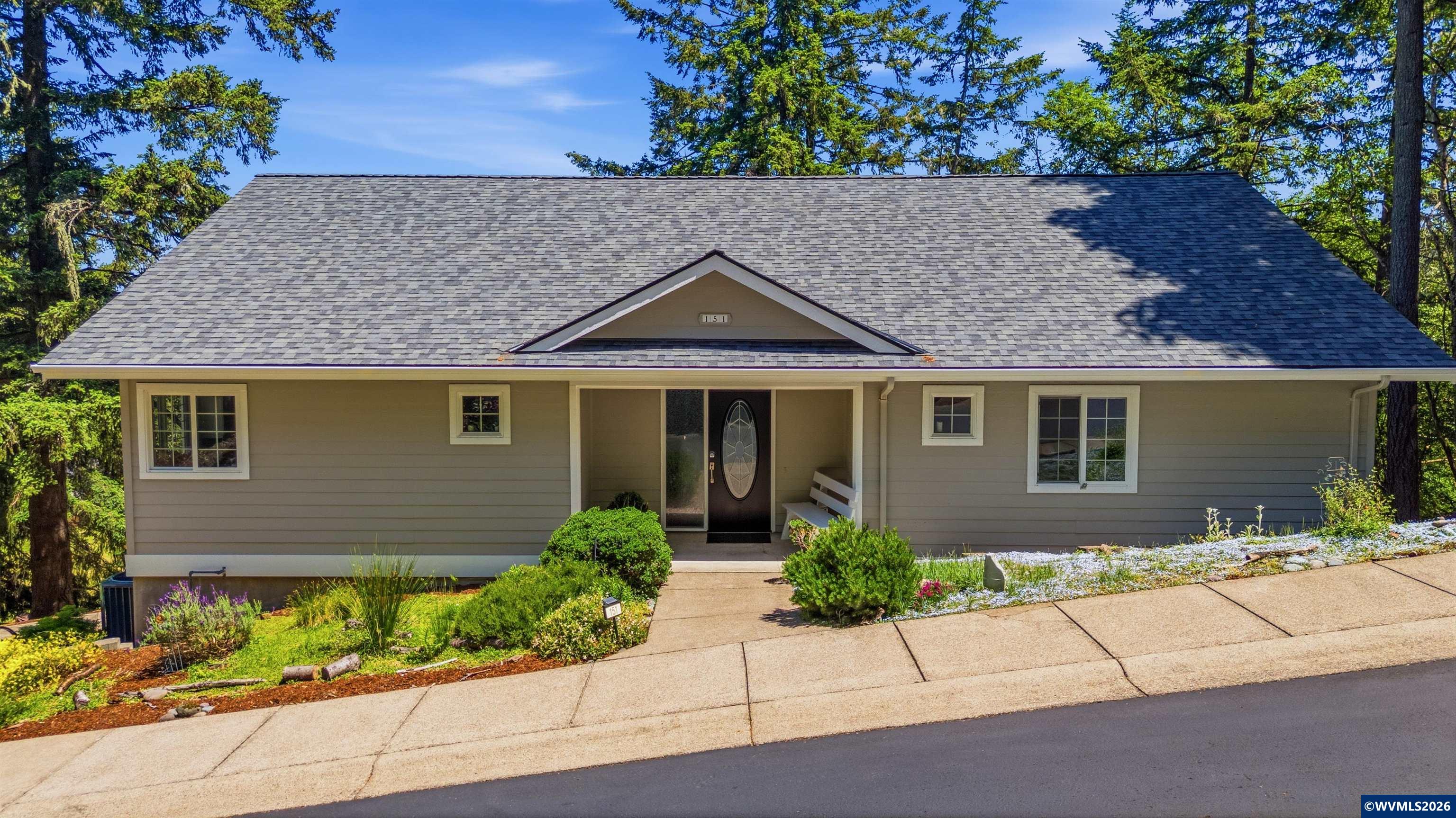 151 Rockridge Loop Eugene, OR 97405 - Photo 2 of 30