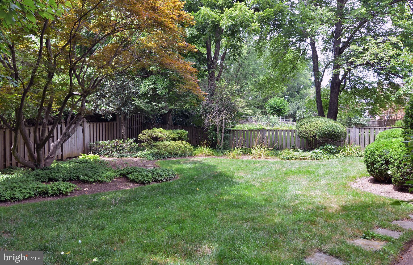 7208 Marbury Road Bethesda, MD 20817 - Photo 20 of 30 Exterior (Rear)