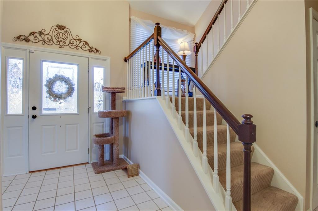 86 Firethorn Road Baden, PA 15005 - Photo 3 of 25 Spacious 2-Story Entry