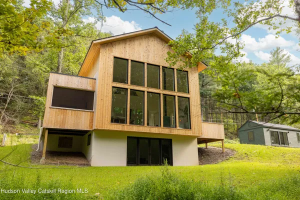 $1,495,000 | 332 Mohonk Road, High Falls, NY 12440
