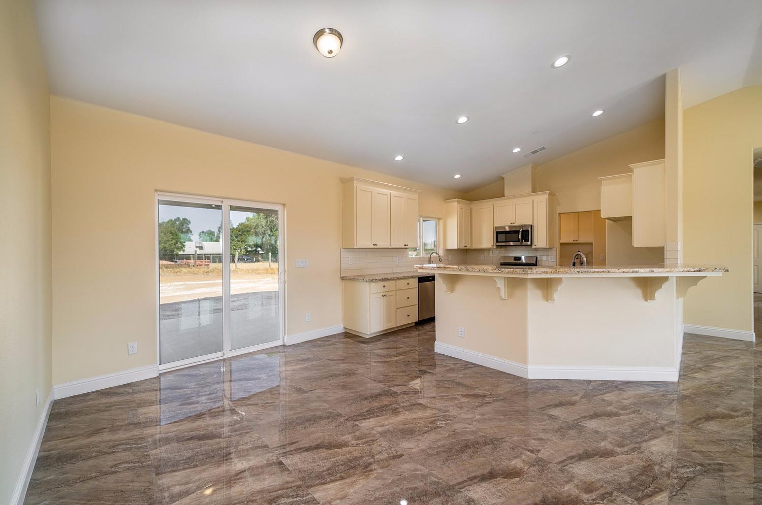 16750 Paula Road Madera, CA 93636 - Photo 7 of 47 Gallery Image 7
