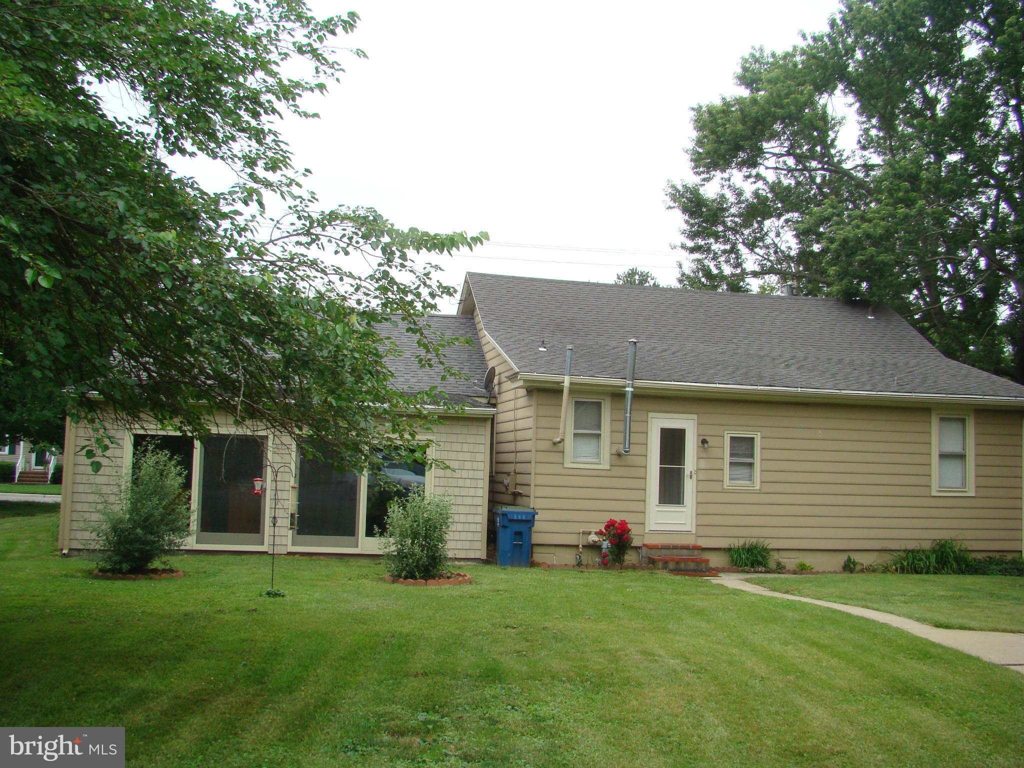 Exterior (Rear)