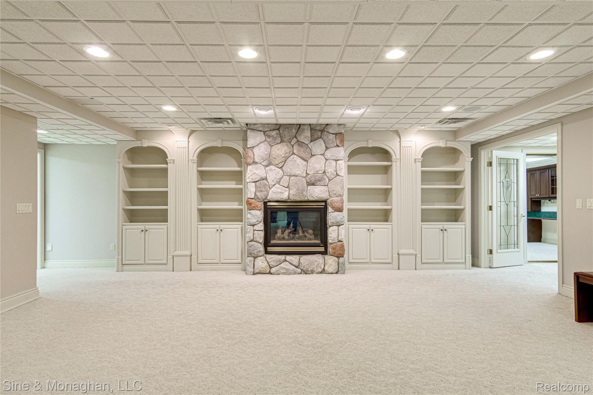 45 Roslyn Road Grosse Pointe, MI 48236 - Photo 60 of 88 Interiors (95 of 109).jpg