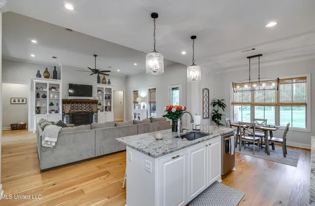 $639,900 | 758 Cotton Creek Trail, Brandon, MS 39047