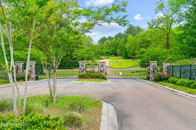 $639,900 | 758 Cotton Creek Trail, Brandon, MS 39047