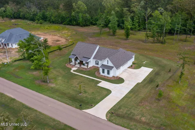 $639,900 | 758 Cotton Creek Trail, Brandon, MS 39047