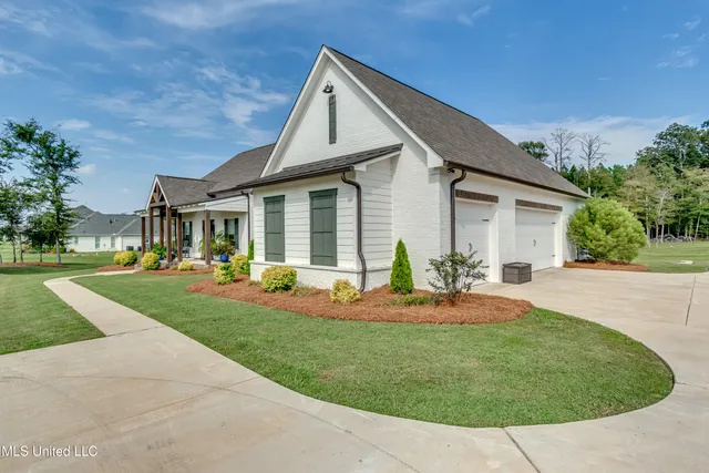 $639,900 | 758 Cotton Creek Trail, Brandon, MS 39047