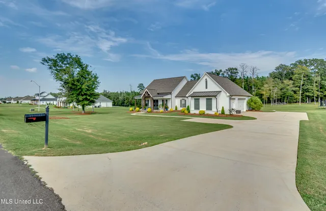 $639,900 | 758 Cotton Creek Trail, Brandon, MS 39047