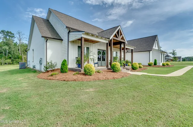 $639,900 | 758 Cotton Creek Trail, Brandon, MS 39047