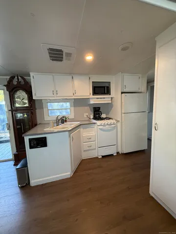 $79,900 | 10 Conrad's Park, Killingly, CT 06241