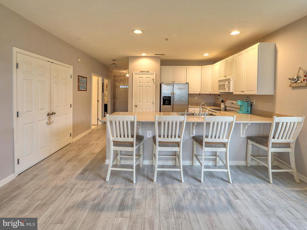 17432 Slipper Shell Way, Unit 9 Lewes, DE 19958 - Photo 14 of 44 Breakfast bar with seating for 4