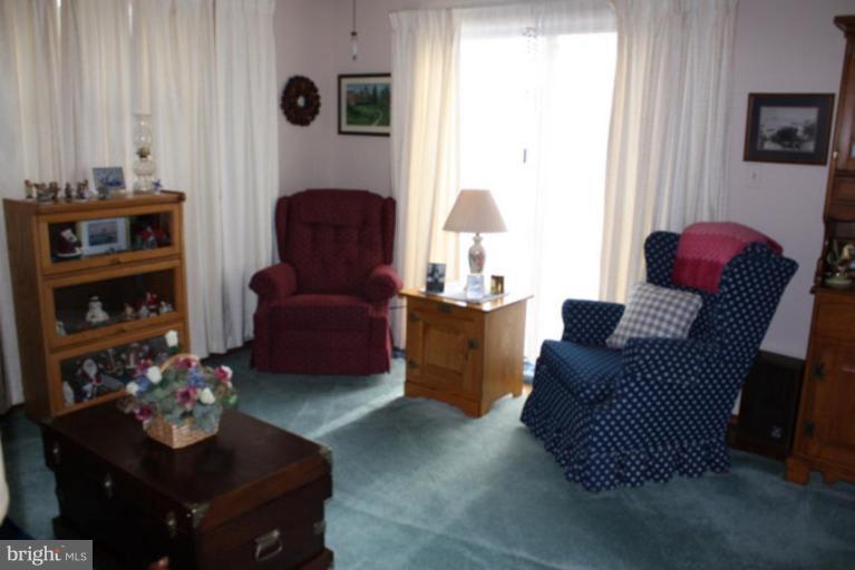 213 Atlanta Road Pasadena, MD 21122 - Photo 2 of 23 Living Room #2