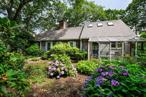 $1,595,000 | 72 Loop Road, Falmouth, MA 02540