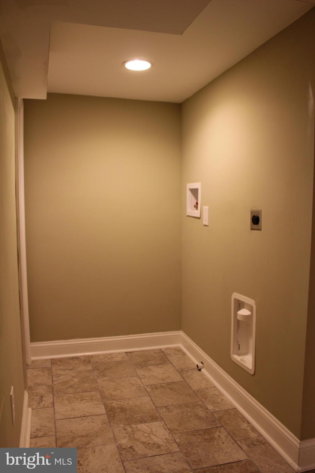 1015 Upnor Road Baltimore, MD 21212 - Photo 23 of 30 a view of an empty room