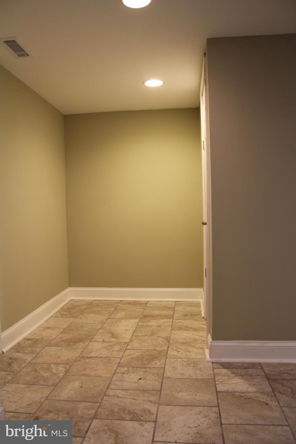 1015 Upnor Road Baltimore, MD 21212 - Photo 24 of 30 a view of empty room