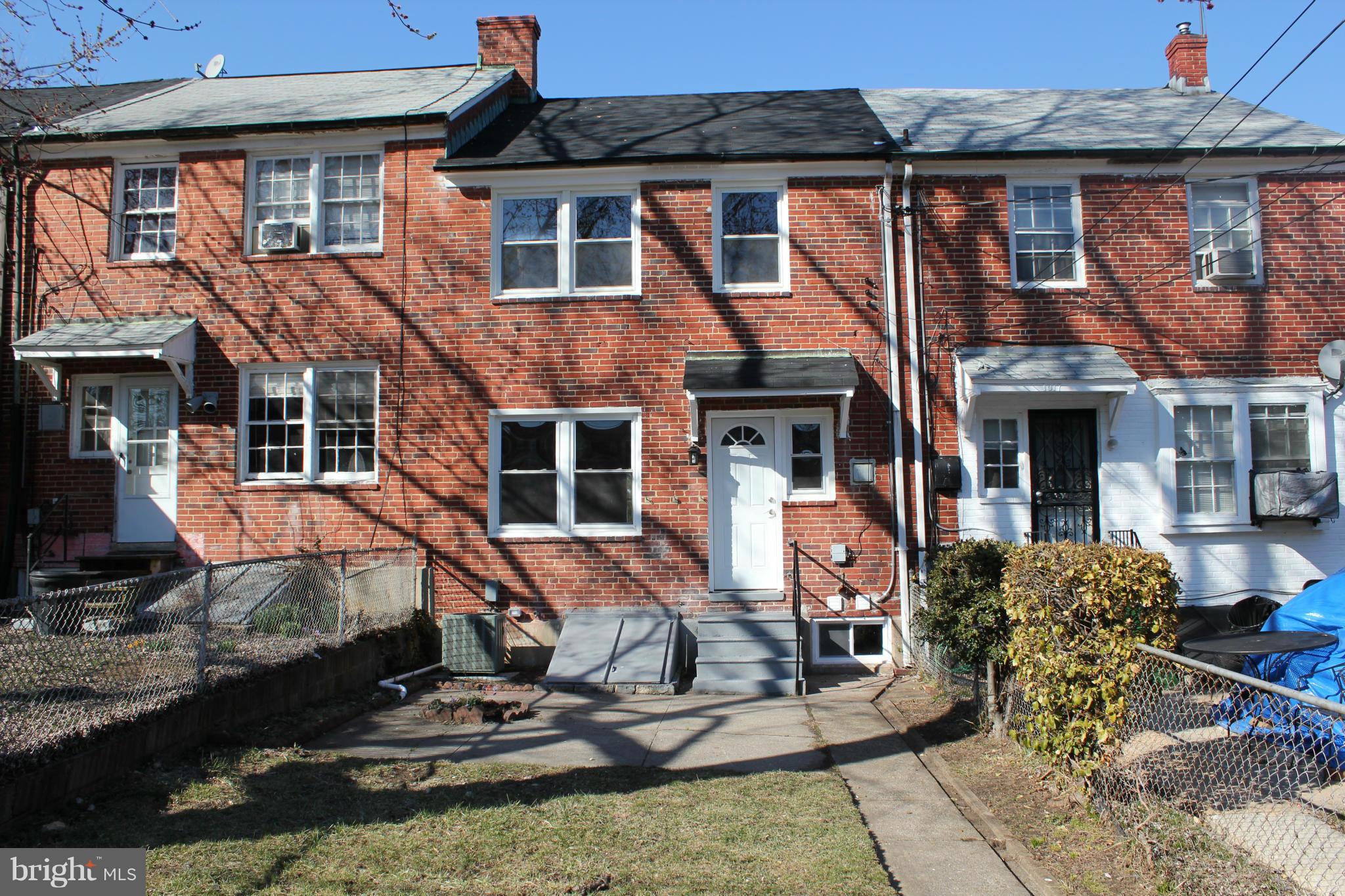 1015 Upnor Road Baltimore, MD 21212 - Photo 30 of 30 a front view of a house