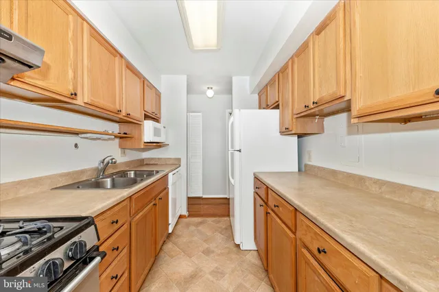 $245,000 | 3316 Woodburn Village Drive, Unit 12, Annandale, VA 22003