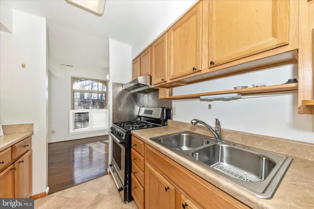 $245,000 | 3316 Woodburn Village Drive, Unit 12, Annandale, VA 22003