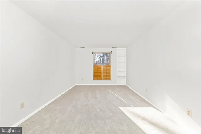 $245,000 | 3316 Woodburn Village Drive, Unit 12, Annandale, VA 22003