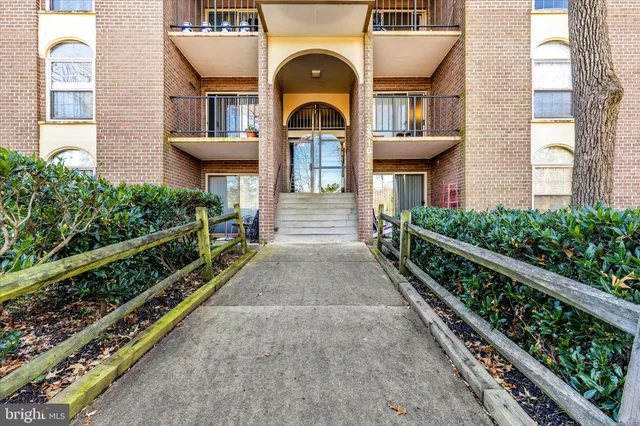 $245,000 | 3316 Woodburn Village Drive, Unit 12, Annandale, VA 22003