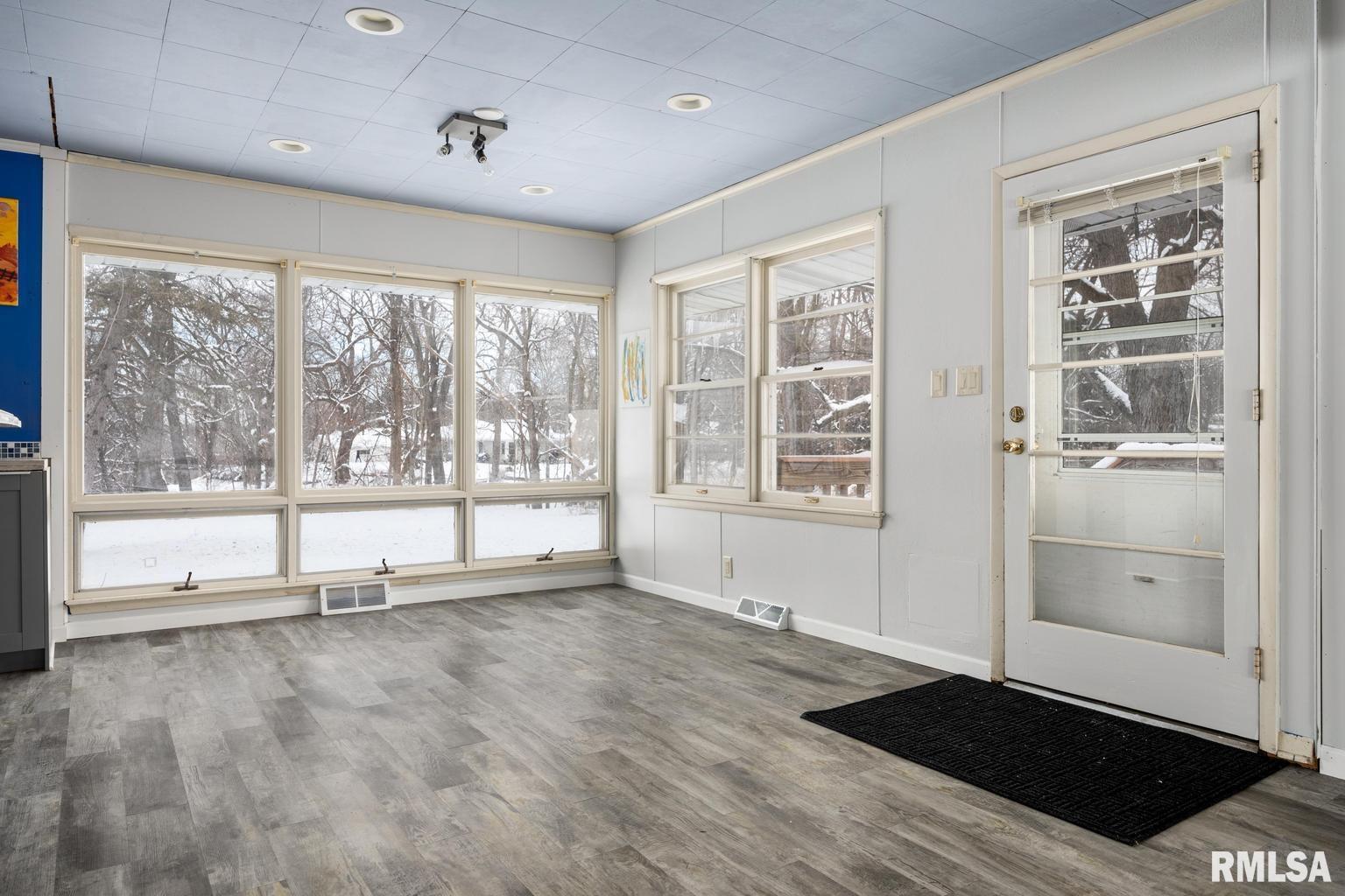 8653 North Picture Ridge Road Peoria, IL 61615 - Photo 10 of 36 Gallery Image 10