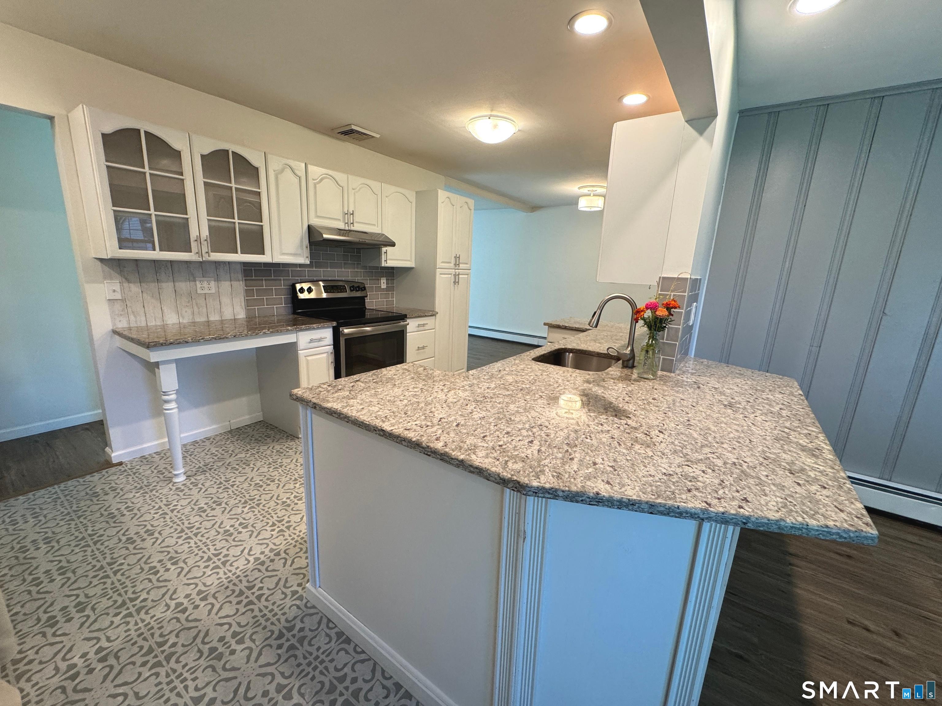 77 Curtis Road Glastonbury, CT 06033 - Photo 7 of 26 Gallery Image 7