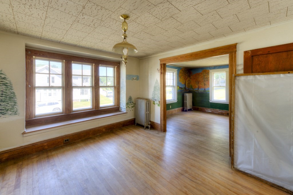 17 Hunnewell Road Worcester, MA 01606 - Photo 8 of 28
