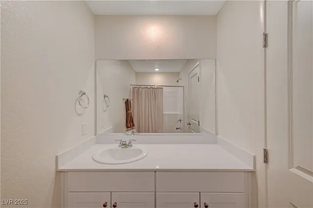 $359,999 | 542 Foothill Cove Lane, Henderson, NV 89002