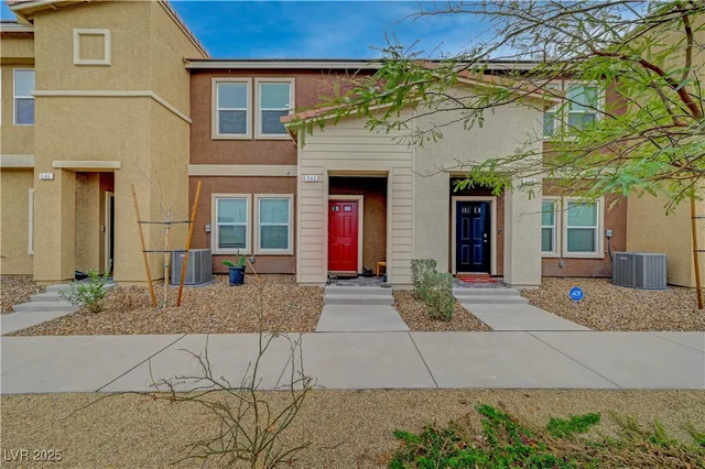 $359,999 | 542 Foothill Cove Lane, Henderson, NV 89002