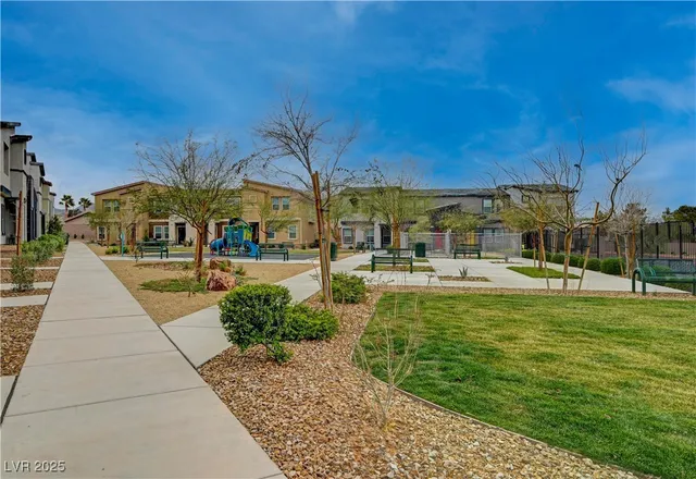 $359,999 | 542 Foothill Cove Lane, Henderson, NV 89002
