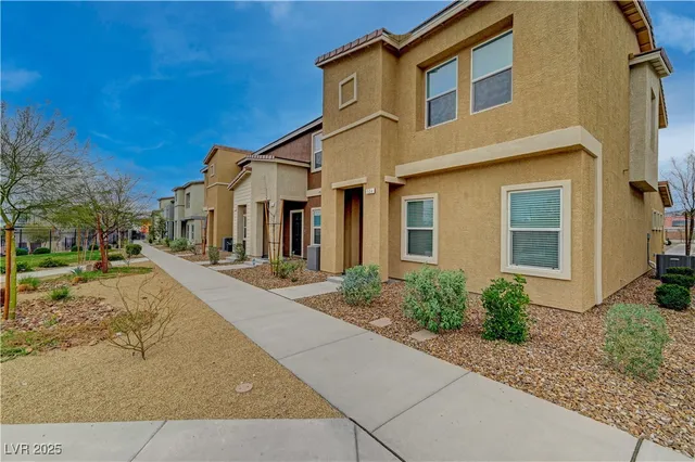 $359,999 | 542 Foothill Cove Lane, Henderson, NV 89002