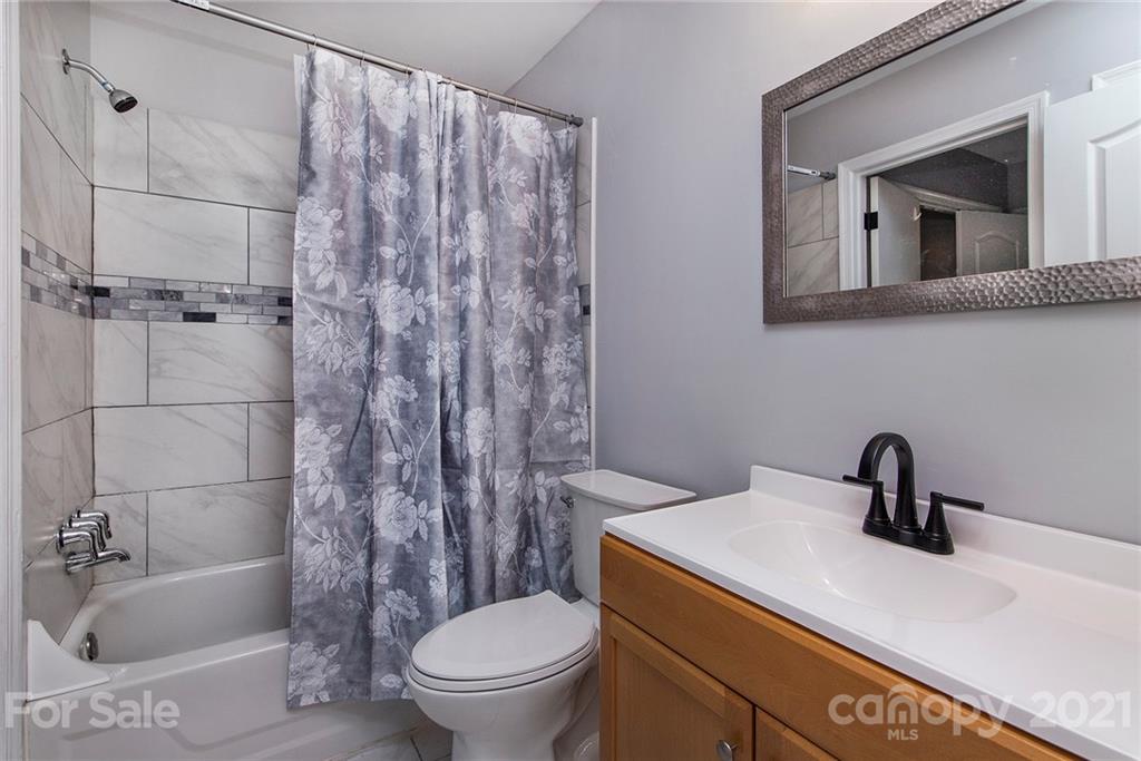 5829 Hunting Ridge Lane Charlotte, NC 28212 - Photo 12 of 18 Gallery Image 12