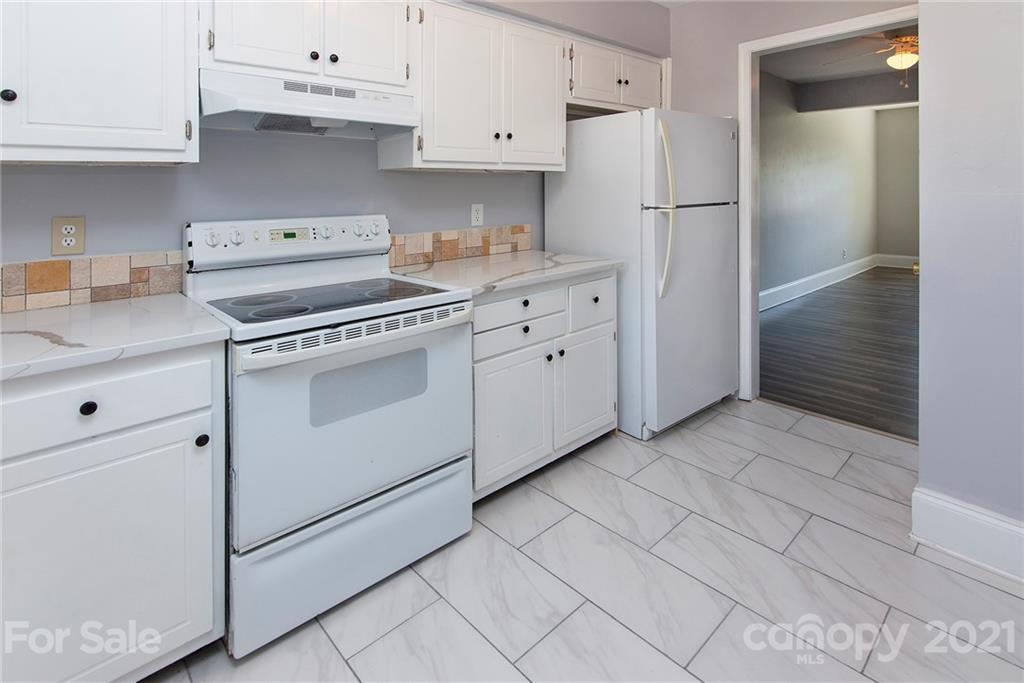 5829 Hunting Ridge Lane Charlotte, NC 28212 - Photo 5 of 18 Gallery Image 5
