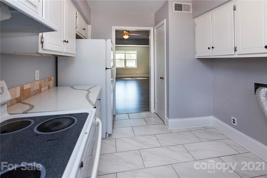 5829 Hunting Ridge Lane Charlotte, NC 28212 - Photo 6 of 18 Gallery Image 6