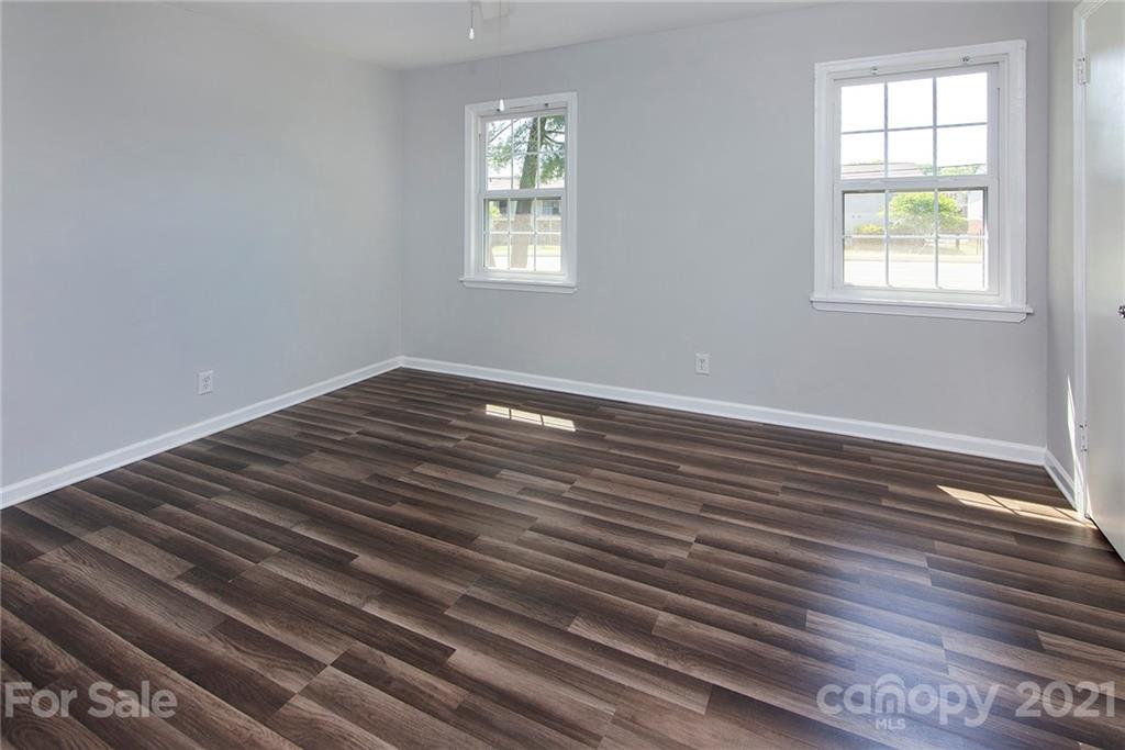 5829 Hunting Ridge Lane Charlotte, NC 28212 - Photo 8 of 18 Gallery Image 8