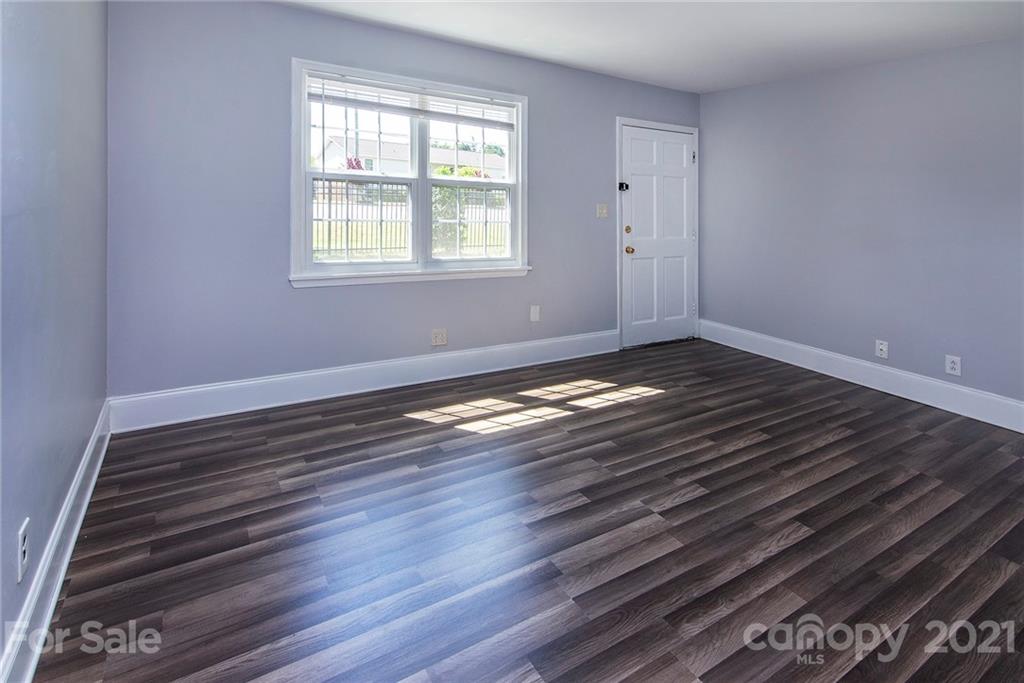5829 Hunting Ridge Lane Charlotte, NC 28212 - Photo 9 of 18 Gallery Image 9