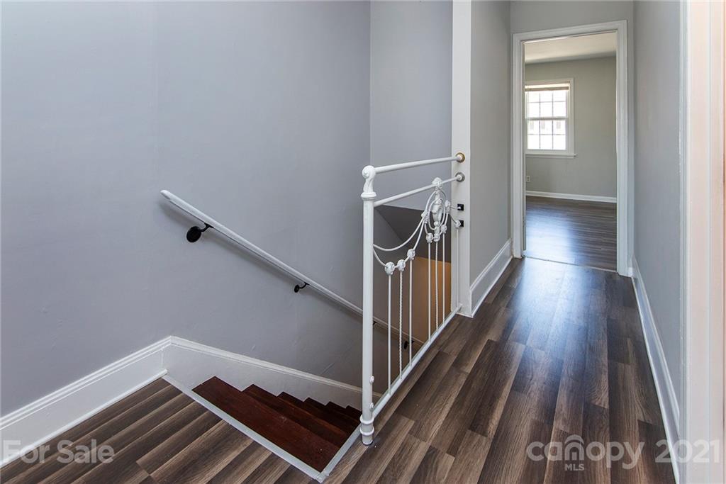 5829 Hunting Ridge Lane Charlotte, NC 28212 - Photo 10 of 18 Gallery Image 10