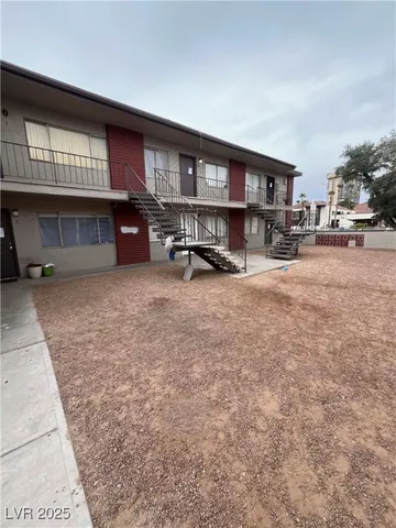 $1,200 | 1075 East Desert Inn Road, Unit 4, Las Vegas, NV 89109
