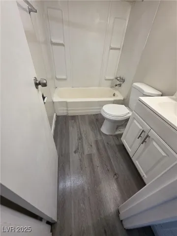 $1,200 | 1075 East Desert Inn Road, Unit 4, Las Vegas, NV 89109