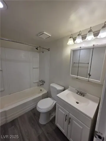 $1,200 | 1075 East Desert Inn Road, Unit 4, Las Vegas, NV 89109
