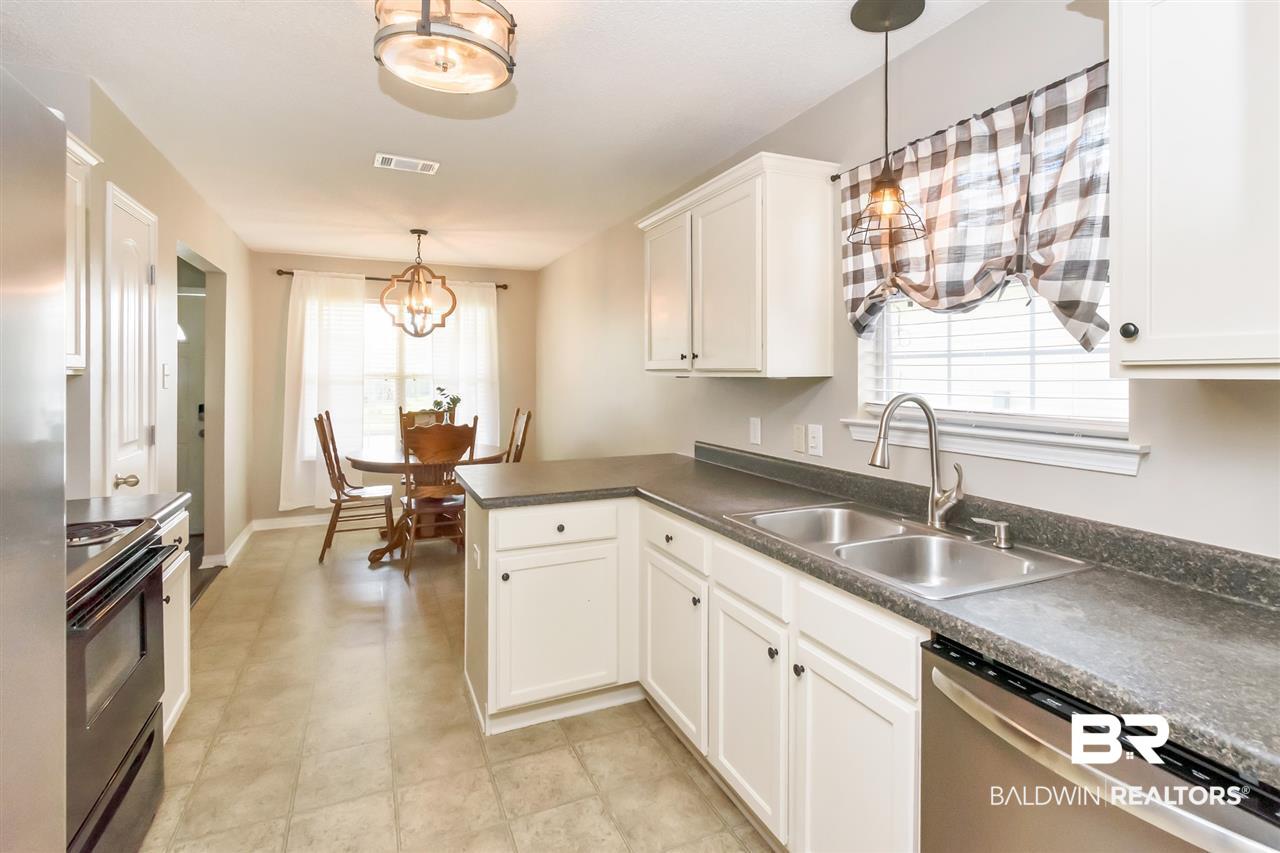 2232 Seasons Court Mobile, AL 36695 - Photo 8 of 34