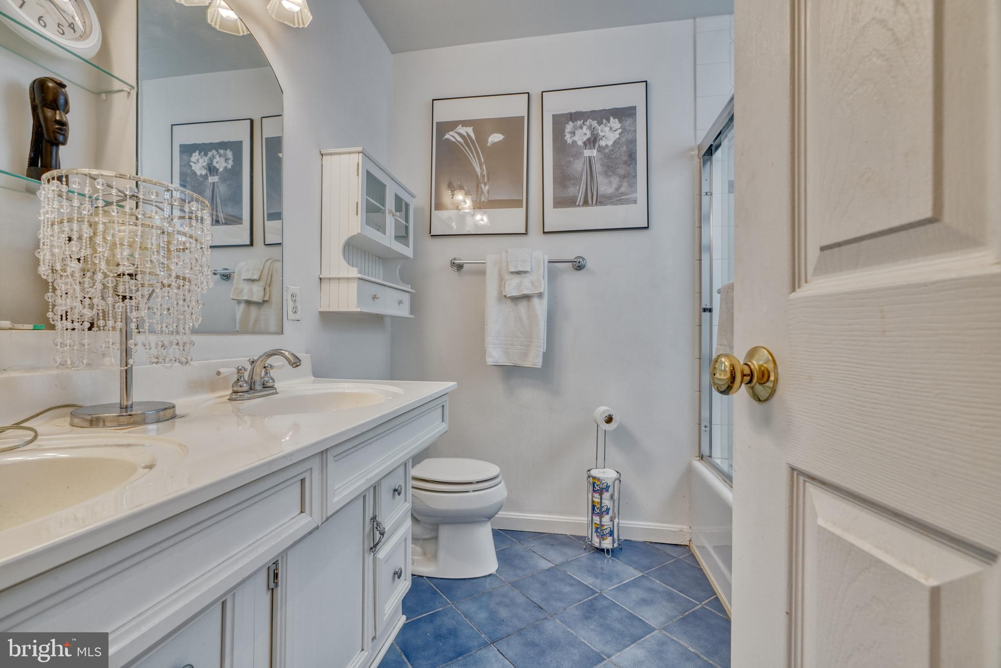 1409 Covington Street Baltimore, MD 21230 - Photo 23 of 31 Upper Level Bath