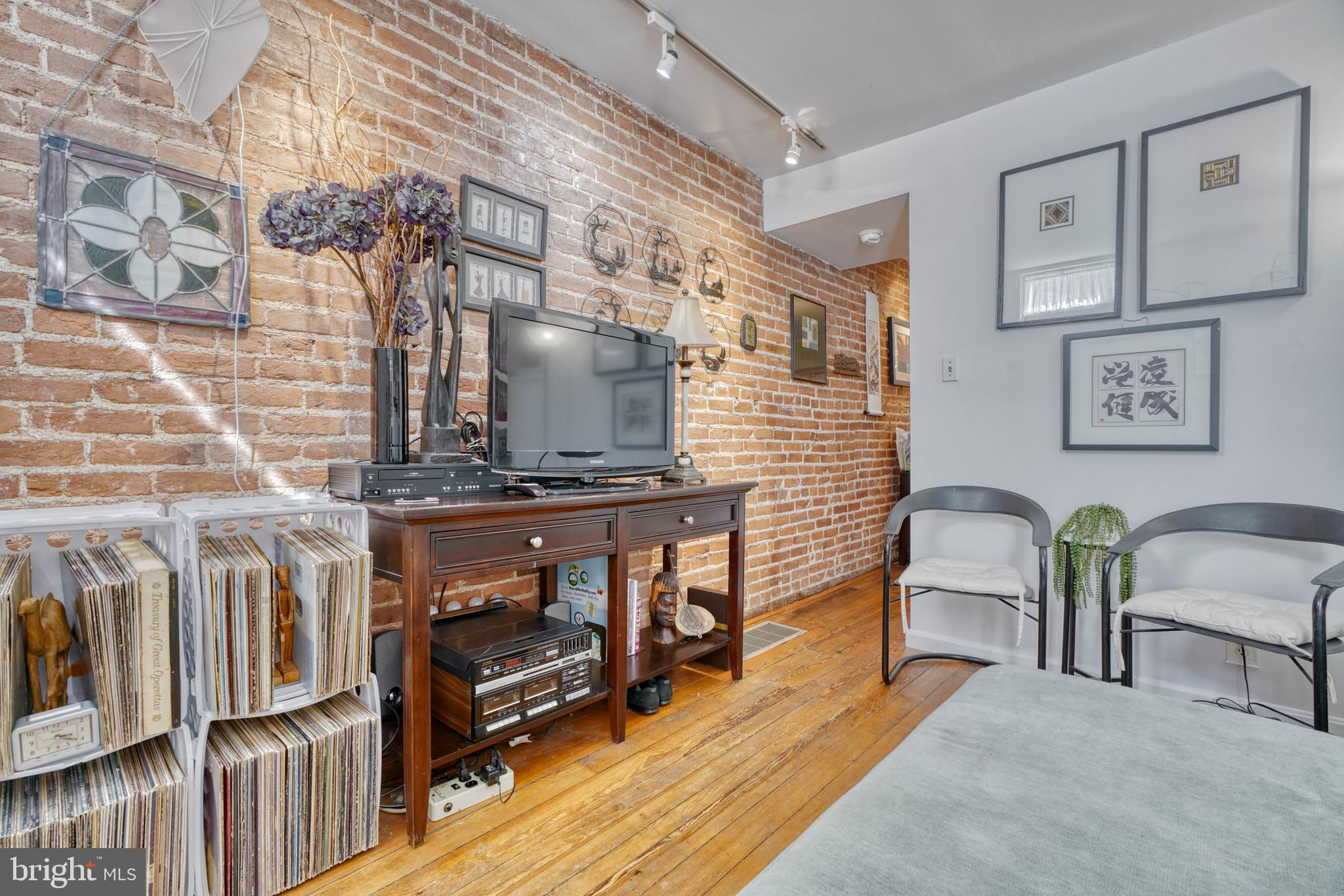 1409 Covington Street Baltimore, MD 21230 - Photo 4 of 31 Exposed Brick