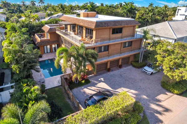 $2,400 | 122 Andrews Avenue, Unit 1A, Delray Beach, FL 33483