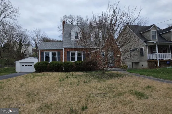 $282,000 | 411 Kerfoot Avenue, Front Royal, VA 22630